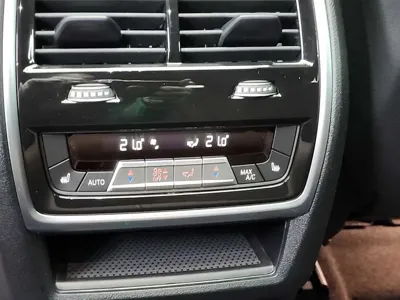 BMW X6 2022, 61670 км, за 46243.8 USD - фото 13