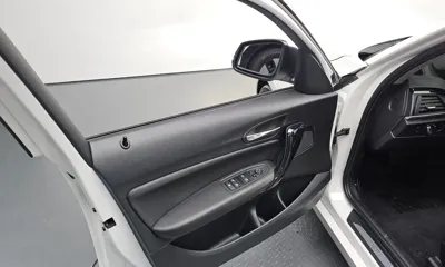 BMW 1-Series 2013, 108388 км, за 5525.58 USD - фото 24
