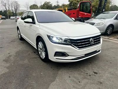 Volkswagen Passat 2019, 79000 км, за 11827.43 USD
