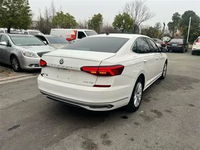 Volkswagen Passat 2019, 79000 км, за 11827.43 USD