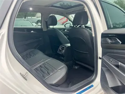 Volkswagen Passat 2019, 79000 км, за 11827.43 USD - фото 9