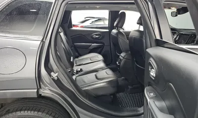 Jeep Cherokee 2020, 52427 км, за 10993.37 USD - фото 12