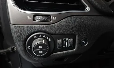 Jeep Cherokee 2020, 52427 км, за 10993.37 USD - фото 18