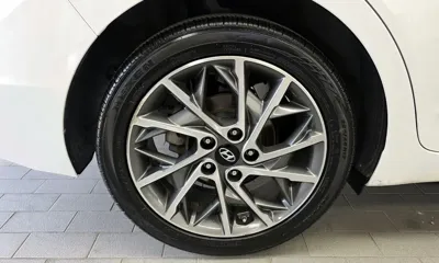 Hyundai Avante 2020, 116640 км, за 7155.87 USD