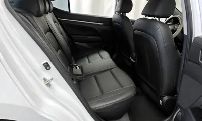Hyundai Avante 2020, 116640 км, за 7155.87 USD - фото 11