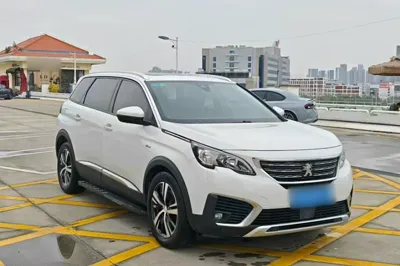 Peugeot 5008 · 2017 год