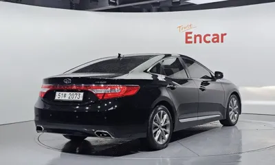 Hyundai Grandeur 2015, 139965 км, за 3814.79 USD