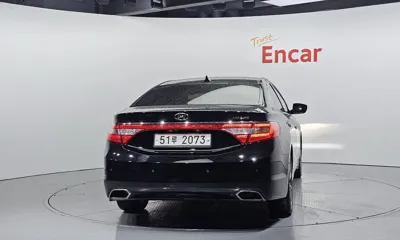 Hyundai Grandeur 2015, 139965 км, за 3814.79 USD