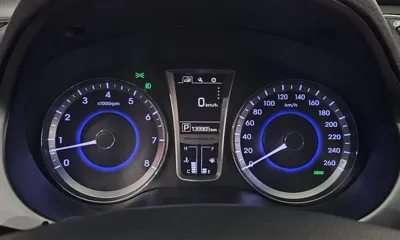 Hyundai Grandeur 2015, 139965 км, за 3814.79 USD - фото 8