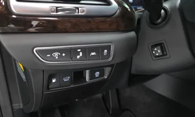 Genesis G90 2019, 126190 км, за 18540.22 USD - фото 12