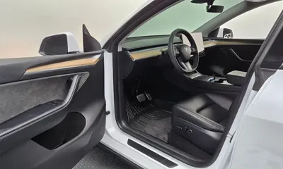 Tesla Model Y 2023, 48067 км, за 23778.51 USD - фото 10