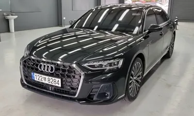 Audi A8 · 2023 год