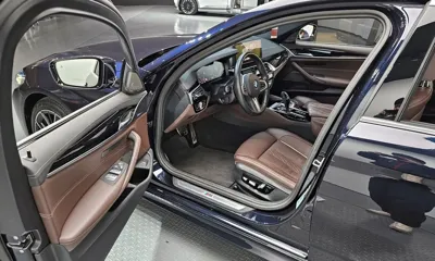 BMW 5-Series 2023, 49592 км, за 32258.09 USD - фото 11