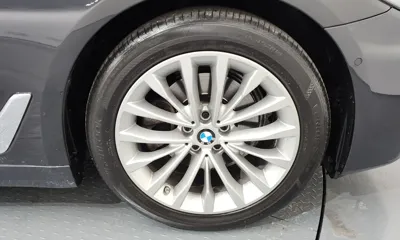 BMW 5-Series 2021, 34960 км, за 20981.33 USD