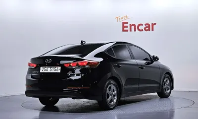 Hyundai Avante 2016, 107085 км, за 4620.57 USD