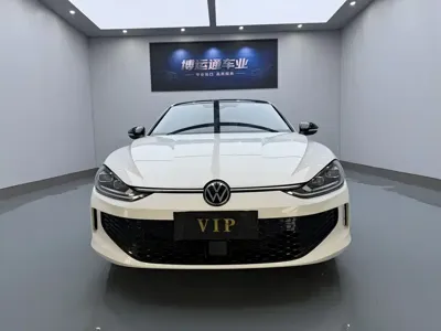 Volkswagen Lamando 2023, 45000 км, за 15493.71 USD