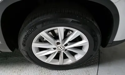 Volkswagen Tiguan 2014, 89305 км, за 5616.12 USD