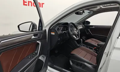 Volkswagen Tiguan 2023, 43933 км, за 17889.69 USD - фото 10