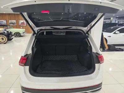 Volkswagen Tiguan 2022, 63707 км, за 25612.68 USD