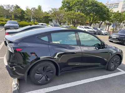Tesla Model Y 2025, 11200 км, за 26873.81 USD