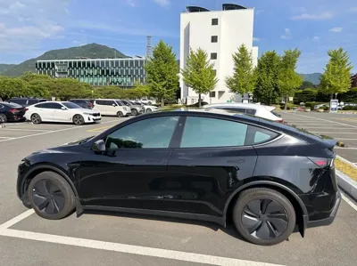 Tesla Model Y 2025, 11200 км, за 26873.81 USD