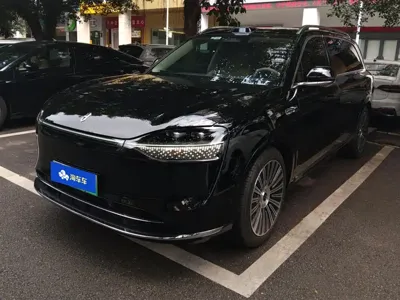 AITO 问界 AITO M9 · 2025 год