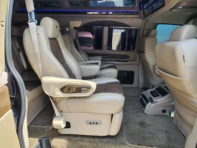Chevrolet Express Van 2018, 55386 км, за 22443.42 USD - фото 13
