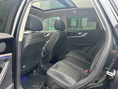 Hongqi Hongqi HS5 2019, 99000 км, за 8357.7 USD