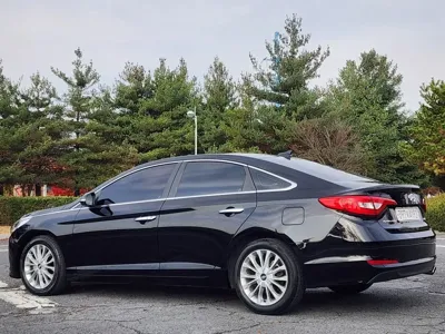 Hyundai Sonata 2016, 174000 км, за 4335.73 USD