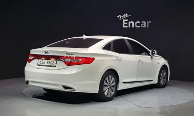 Hyundai Grandeur 2015, 106732 км, за 5960.26 USD