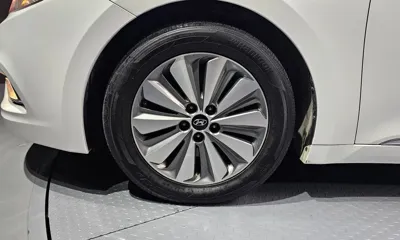 Hyundai Grandeur 2015, 106732 км, за 5960.26 USD