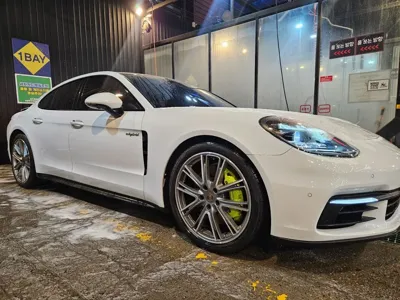 Porsche Panamera · 2020 год