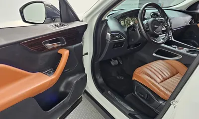 Jaguar F-Pace 2018, 113004 км, за 9511.62 USD - фото 10