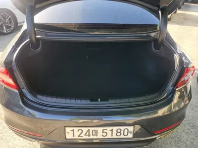Hyundai Grandeur 2018, 186746 км, за 6907.73 USD