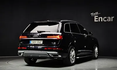 Audi Q7 2021, 63592 км, за 35209.77 USD