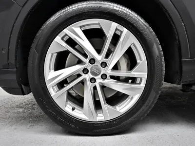 Audi Q7 2021, 63592 км, за 35209.77 USD