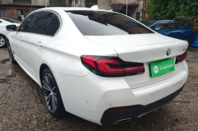 BMW 5 Series 2022, 75300 км, за 34953 USD