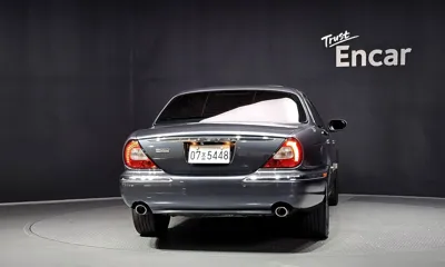 Jaguar XJ-8 2005, 157594 км, за 12472.1 USD