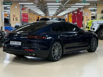 Porsche Panamera 2018, 61926 км, за 40372.45 USD