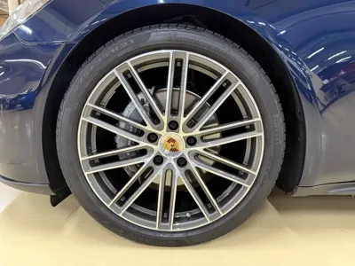 Porsche Panamera 2018, 61926 км, за 40372.45 USD
