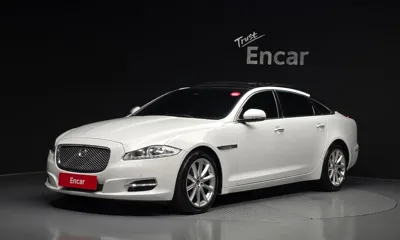 Jaguar XJ · 2012 год