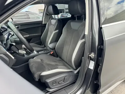 Audi Q3 2021, 76800 км, за 16054.43 USD - фото 15