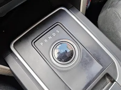 Land Rover Discovery Sport 2016, 119300 км, за 8534.27 USD - фото 16