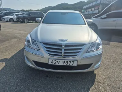 Hyundai Genesis 2012, 190372 км, за 2776.31 USD