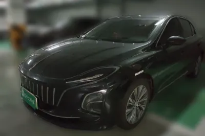 Hongqi E-QM5 · 2024 год