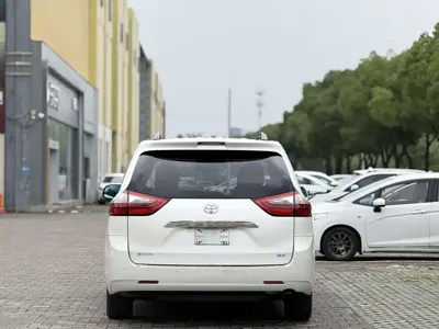 Toyota Sienna 2019, 126000 км, за 22630.52 USD