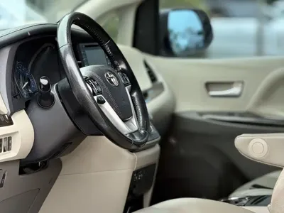 Toyota Sienna 2019, 126000 км, за 22630.52 USD
