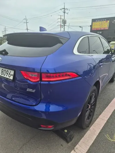 Jaguar F-Pace 2018, 106000 км, за 7811.47 USD