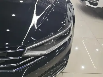 Volkswagen 迈腾 PHEV 2024, 61200 км, за 15594.68 USD