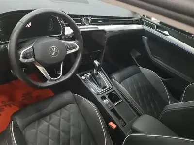 Volkswagen 迈腾 PHEV 2024, 61200 км, за 15594.68 USD - фото 12